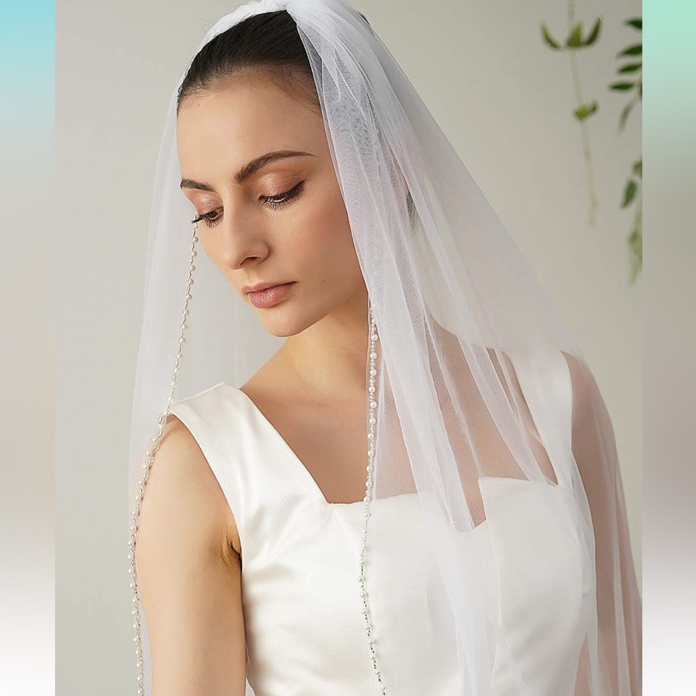 1 Tier Fingertip Length Short Crystal Beaded Wedding Bridal Veil